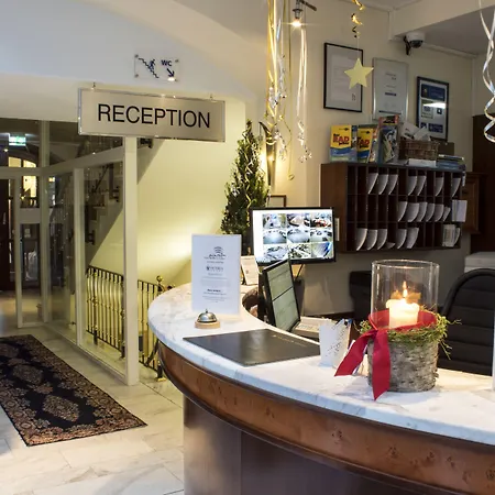 Victoria Hotel 4*