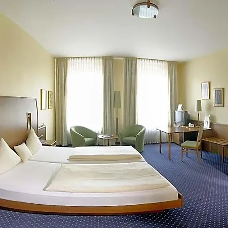 Victoria Hotel 4*