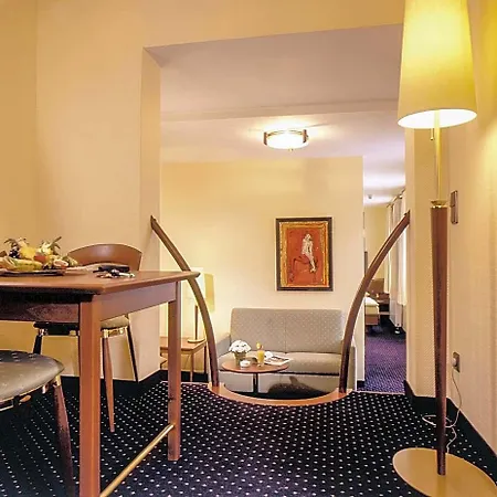 Victoria Hotel 4*