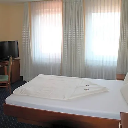 Victoria Hotel