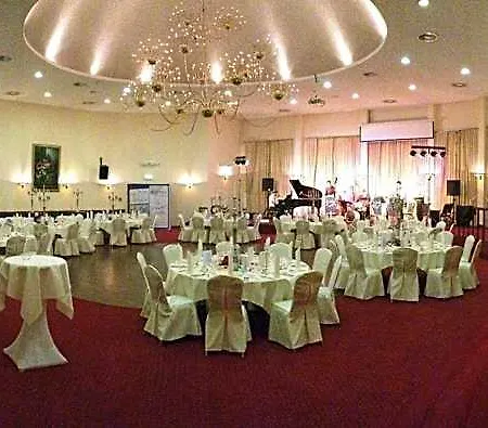 Victoria Hotel 4*