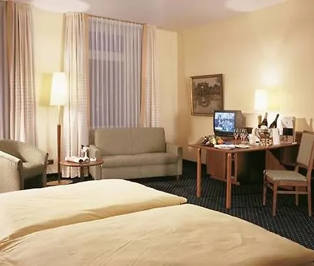 Victoria 4*