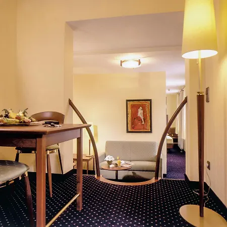 Victoria Hotel 4*